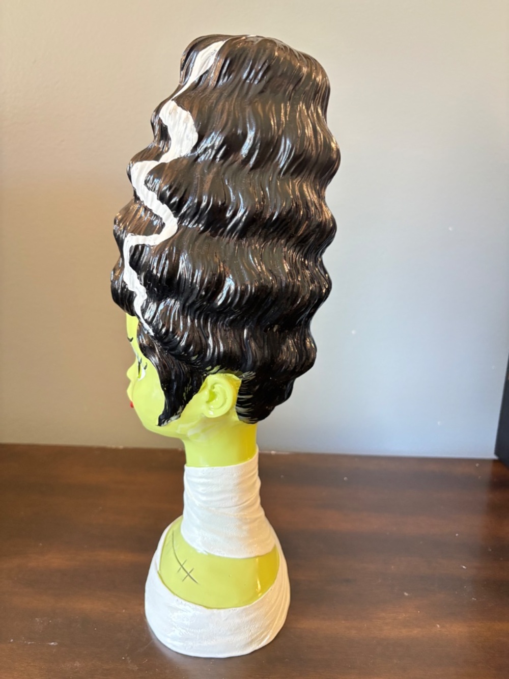 New! Halloween Retro Glamour Girl Bride of Frankenstein Bust! 🖤 - Picture 5 of 7